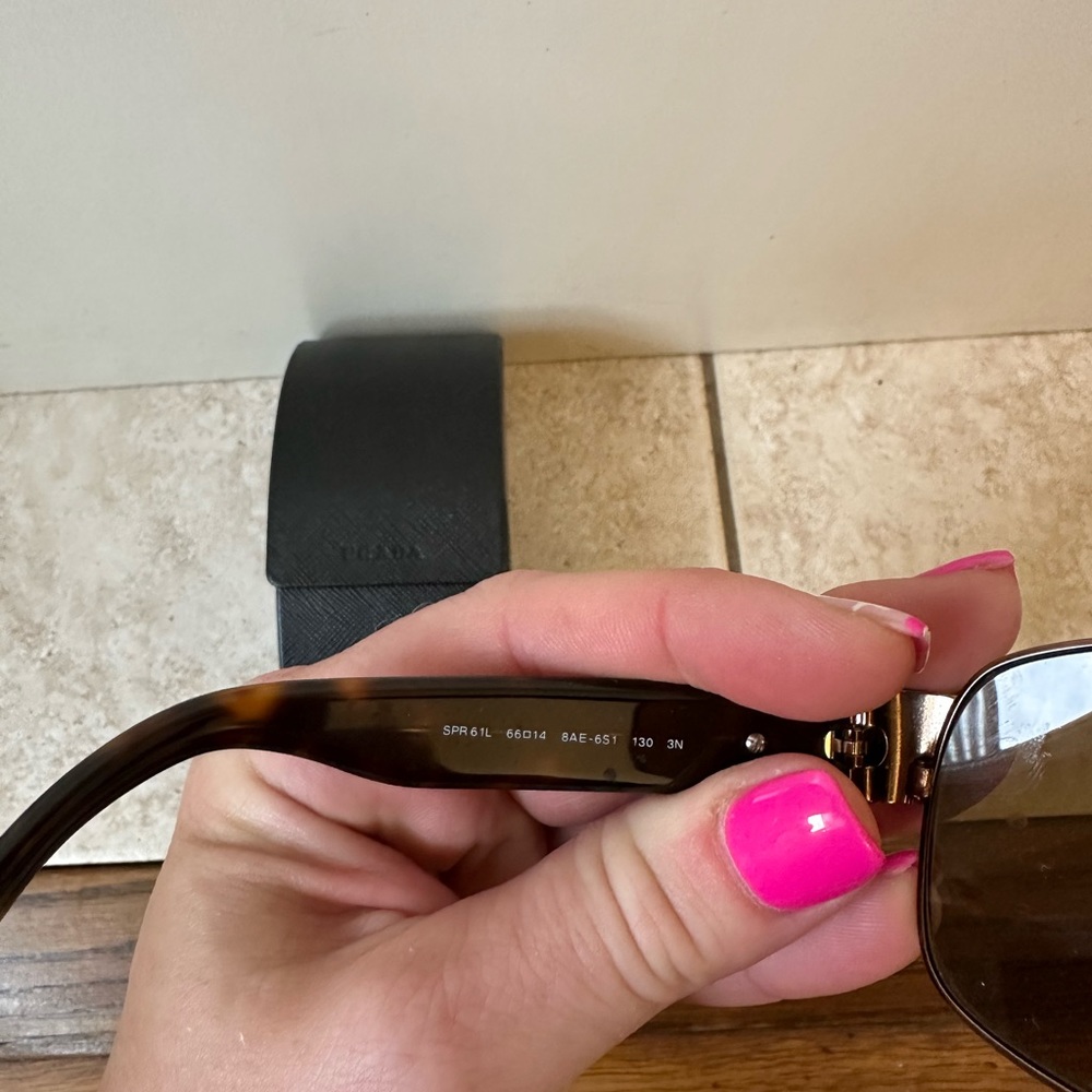 Prada sunglasses! - Picture 4 of 4